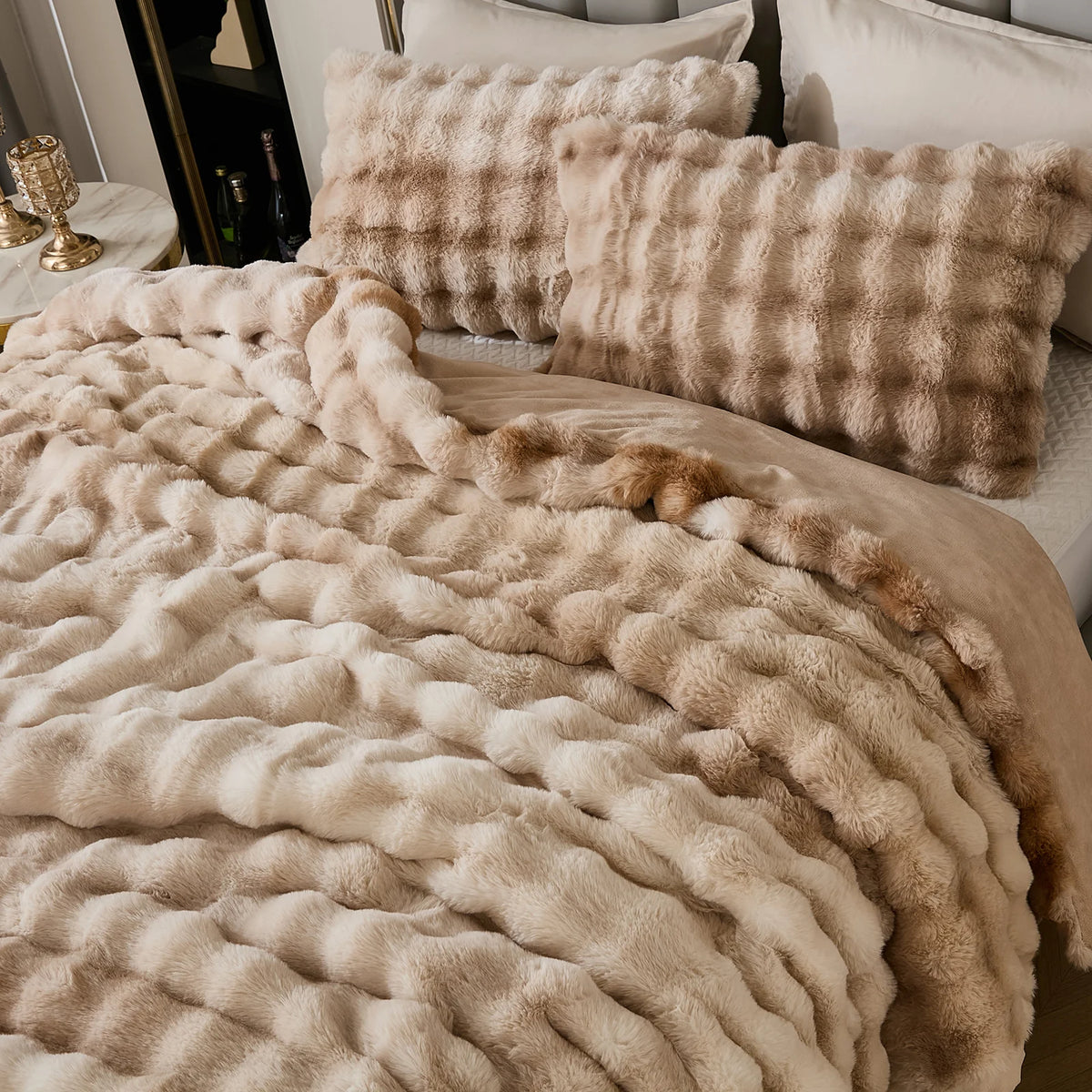 Luxury Fluffy Bubble Comforter Set With Shaggy Faux Fur Design